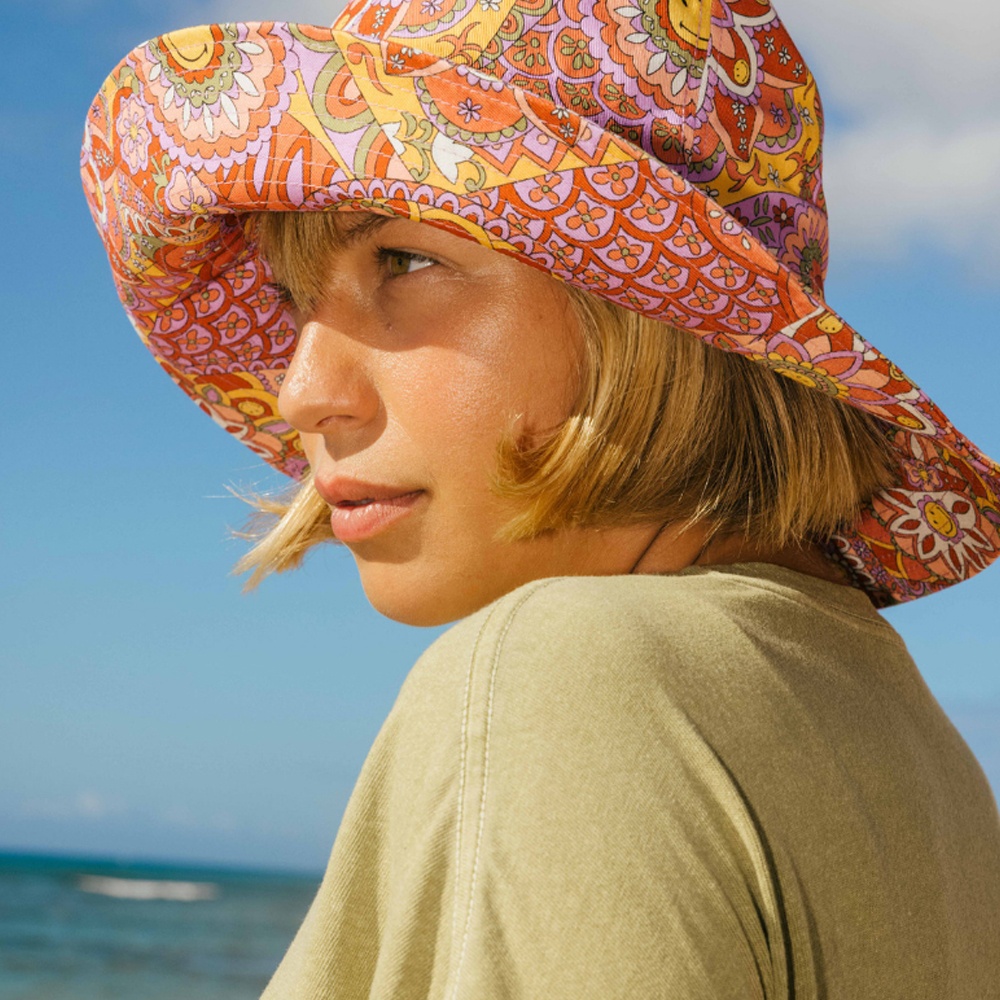 Womens Smiley Bucket Hat
