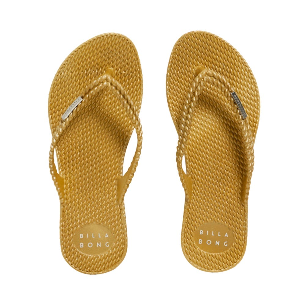 Womens Kick Back Metallic Thongs In Gold