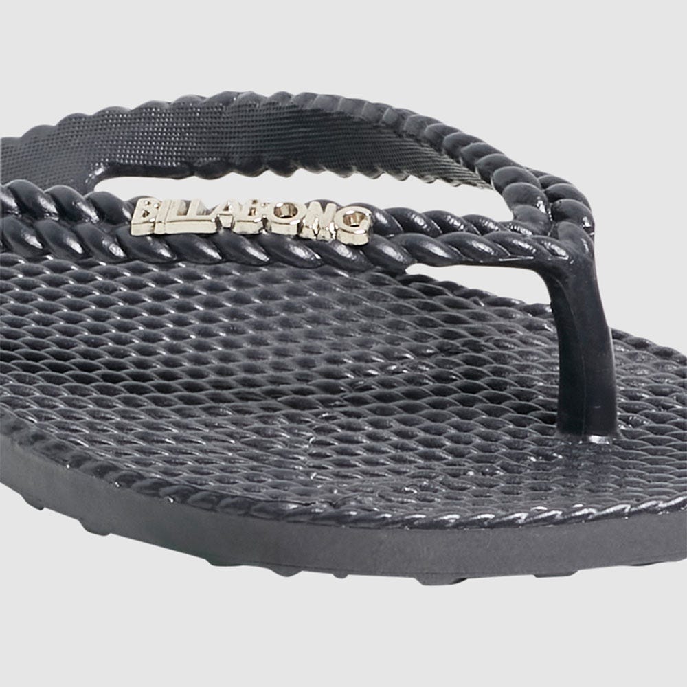 Womens Kick Back Metallic Thongs