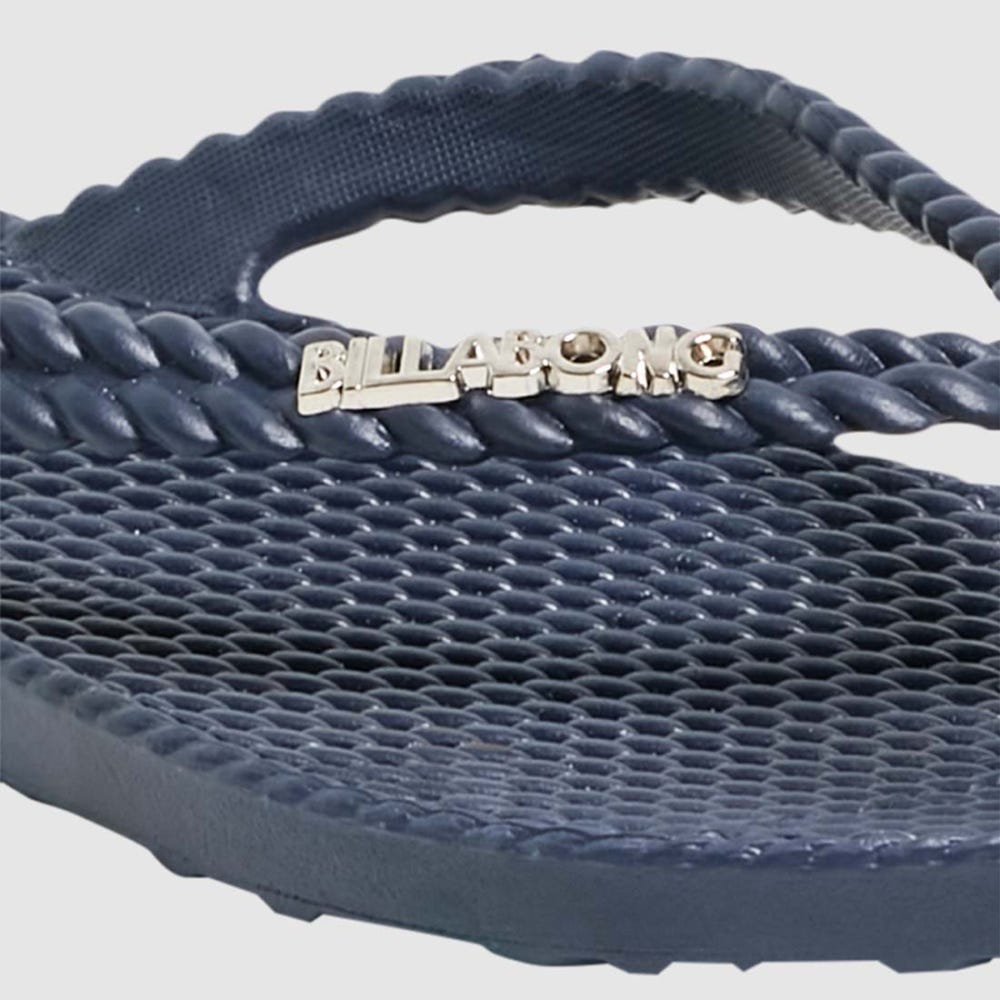 Womens Kick Back Solid Thongs